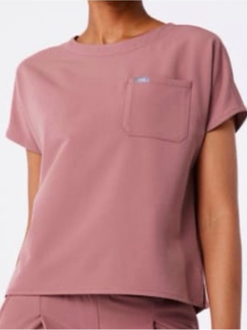 Figs scrub SET.  XXS MAUVE
 Women's scoop neck top with high rise jogger pants.